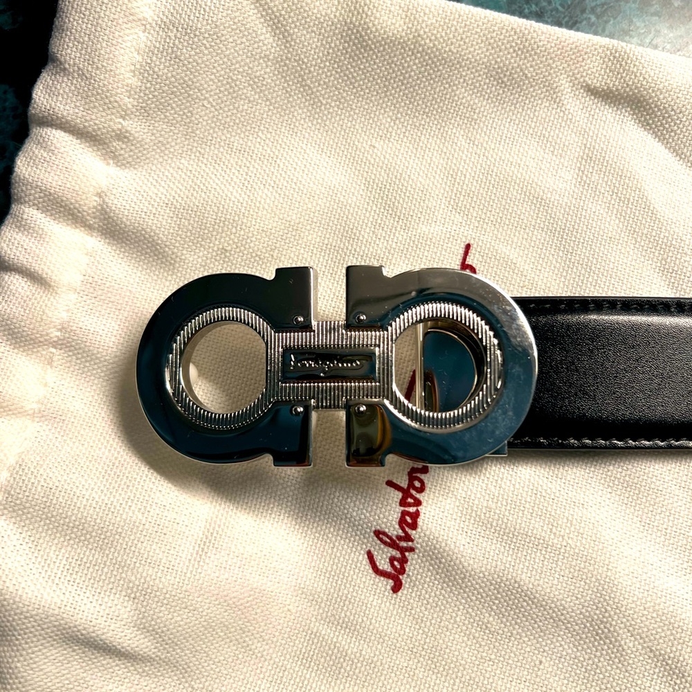 RARE! Salvatore Ferragamo Gancini Belt Auth Reversible Black leather 115 Cm NIB